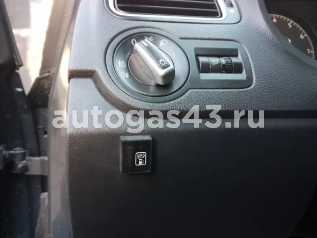 Volkswagen POLO V 1.6   105 л.с фото